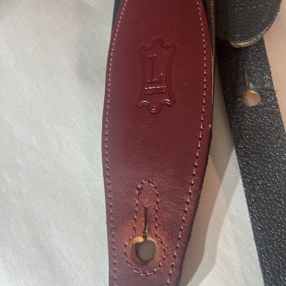 MSS80 2 Inch LEVY Guitar Strap Belt Leather Burgundy Black Music Band - Picture 11 of 16